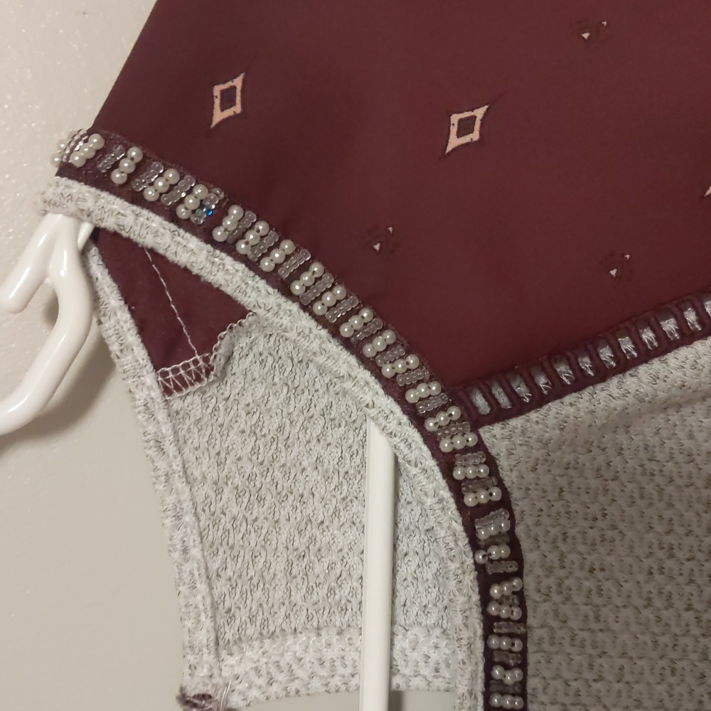 Top - Picture 2 of 2
